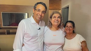 Apresentador Lucio Ramos tem encontro emocionante com fã portadora de deficiência visual