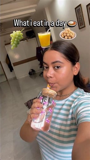 Vrat ke naam pe itna khana? 🤡 | What I eat in a Day | #minivlog (Day24/1067 fans) 💛
