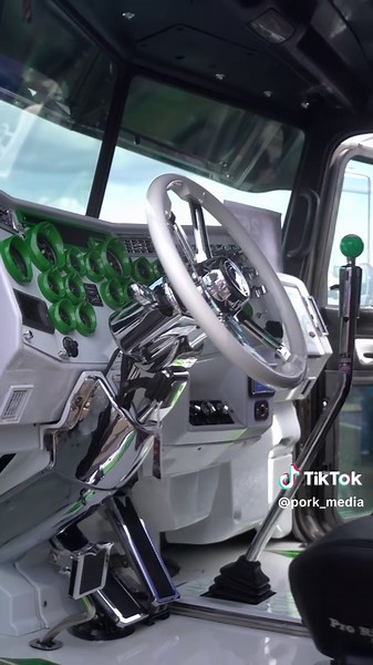 Exploring the World of Big Rigs in Trucking