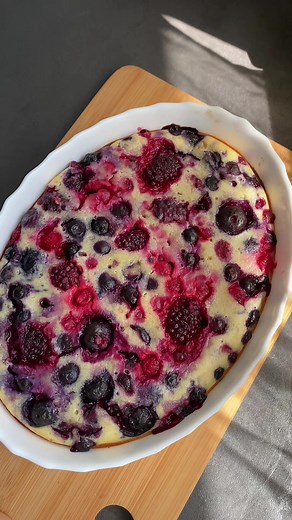 Clafoutis aux fruits rouges : recette facile au four