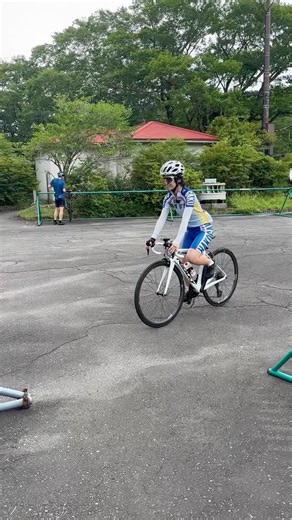 バイクラックを使うロードバイクとスタンド使いのままチャリ