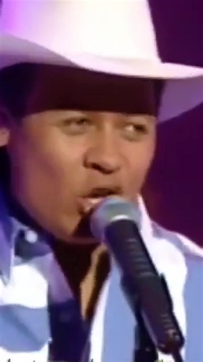 Kaw-Liga cover — Singing Hank Williams' classic with feeling