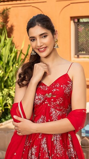 Unleash your inner firecracker ❤️ With our New collection, Patakha Kudi, get ready to sizzle and make heads turn just like @natashasingh007 in our Dahr Chanderi Suit Set✨ Visit the website below to shop the exquisite collection, online now. www.aachho.com #aachho #aachhonaari | Aachho