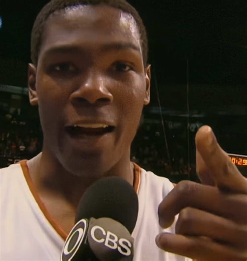 Kevin Durant's Impressive Performance Highlights