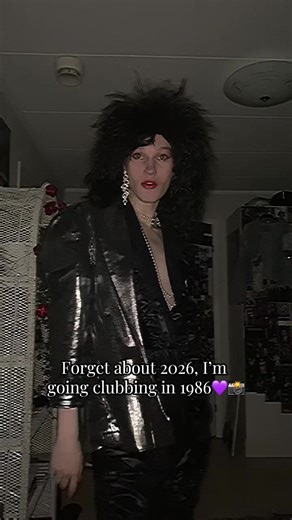 Relive the 1986 Clubbing Experience with Eurythmics