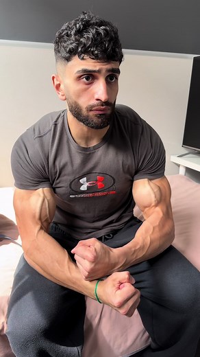 79kilos shredded. Final push😤 #sydney #fyp #australia #bodybuilding #athlete #fitness #compprep #arms #chestday