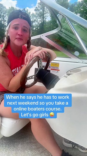 ʜᴏʟʟʏ | ᴍʏ ʀᴀɴᴅᴏᴍ ʟɪꜰᴇ on TikTok