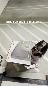 this elf is running off with my new pc >:( | iBUYPOWER