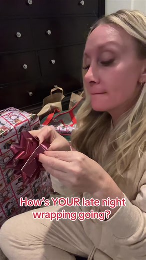 It’s so rewarding tho……… #wrappinggifts #christmaspresents #parenting #christmastime