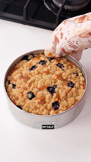 80K views · 2.8K reactions | You asked and i listened. Lemon and blueberry cake recipe for you!!! 200g butter 200g white sugar 3 large eggs 1 tbsp lemon zest 2 tbsp fresh lemon juice 250g all purpose flour 11/2tsp baking powder ½ tsp salt ( If you're using unsalted butter) 120ml milk 150g fresh blueberries ( you can use more ) FOR THE STREUSEL 80g all-purpose flour 60g sugar ½ tsp cinnamon 60g melted butter | Daniel Ochuko | Facebook