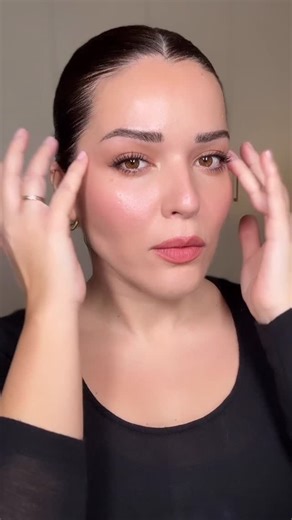 Lucy Kalagkia on Instagram: "❤️Favorite Products Makeup Look @tartecosmetics CC cream Light & Concealer 22N @lisaeldridgemakeup Skin Tint T6 @realtechniques Sponge @lueur.skincare.gr @makeupbymario Skin Enchancer Light Medium @westmanatelier Dou Dou Blush Stick @kosas Breezy Powder & Swoon Blush @armanibeauty Liquid Eyeshadow 22M @victoriabeckham Kajal Eye Pencil Coffee @sweedbeauty_greece Cloud mascara @lueur.skincare.gr LUCY15 -15% @violette_fr Bisou Balm Betise @rhode Lip Liner Twist Amalia E