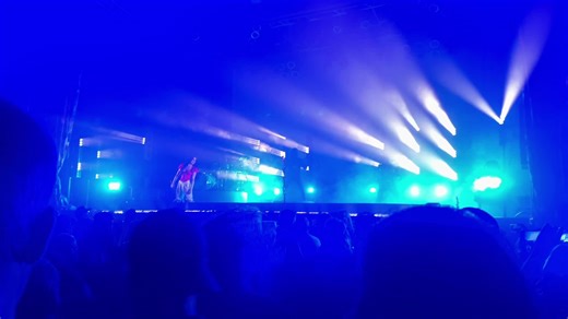 Poppy Concert Highlights: Live Metal Performance