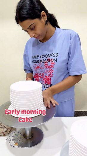 The Cake Room 🎂 on Instagram: "Cake making #thecakeroom #homebaker #homemade #designercake #customisedcake #easycake #cakemking #cakemaking #cakevideo #caketutorial #haripankh"