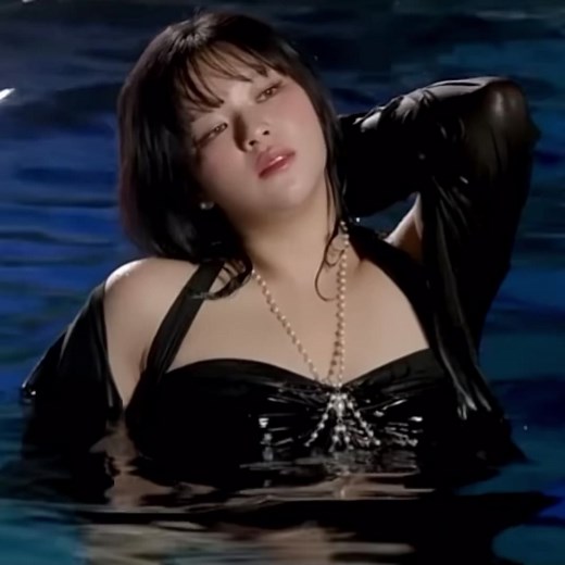 Jeongyeon Fancam Dive Photoshoot | Sexy Jeongyeon in Japan