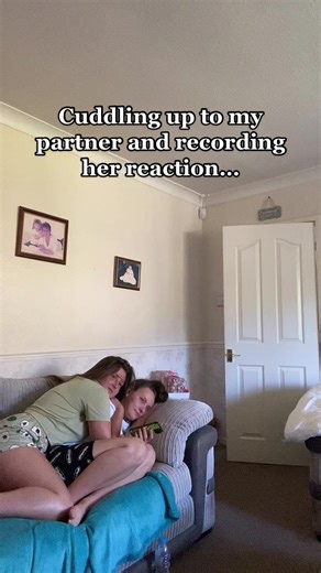 No staged videos around here😂😂😂 shes been cuddling me ALL morning so i recorded at the worse time🙃 @grac3waites