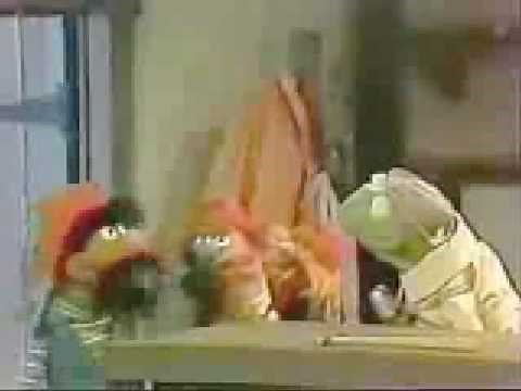 Sesame Street News Flash - The Elves and the Shoemaker