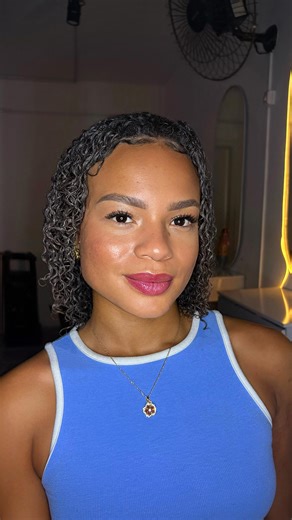 Permanente Afro · Soltura dos Cachos · Tratamentos · Cortes on Instagram: "Permanente Afro 🌎 - Da França para o nosso atendimento. 🇫🇷 x 🇧🇷 Até onde você iria pelo seu cabelo dos sonhos? 💭🧡 #cacheadas #cachos #explorar #cachosbrasil"