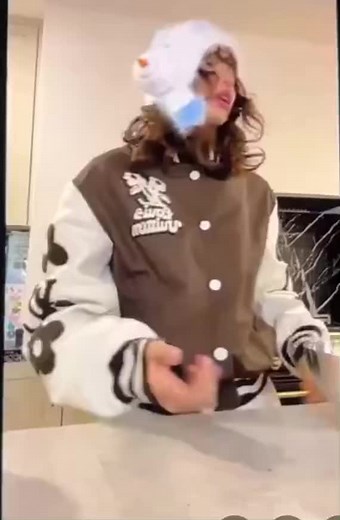 She went for oil she came back with eggs😭😭😭😭. #LISA is now live on 🫧 #bubbleforLLOUD @wearelloud #LISA #LALISA #LLOUD #lisablackpink #lisamanoban #learnontiktok #xhtiktok