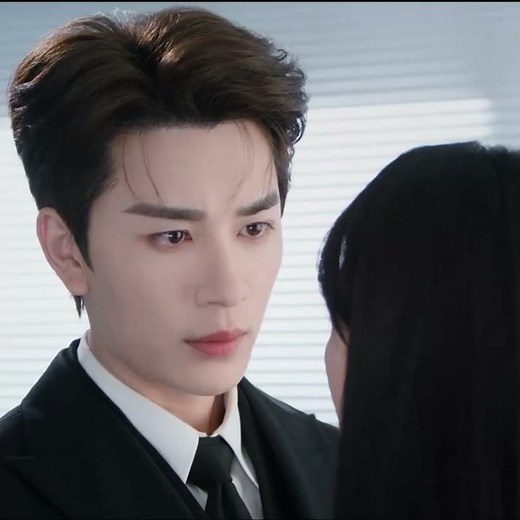 💔She pointed the gun at her lover. #黑夜中的她 #QueenofDarkness #方瑾 #严子贤 #优酷 #YOUKU #shorts