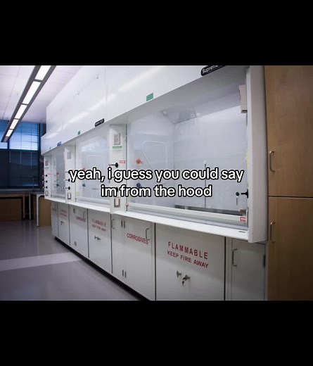 Chemistry Lab Fume Hood: Waiting for Sample Purging