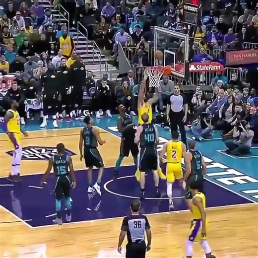 Remember when LeBron James and Lonzo Ball both recorded a triple double in the same game Lakers vs Hornets Dec 15, 2018 (128-100) LeBron James: 24PTS| 12REB | 11AST | 7-15FG | 2-6 3PT Lonzo Ball: 16PTS | 10REB | 10AST | 7-11FG | 2-4 3PT #LakersForLife #LakersNationPH #LoyaltySpanning7292miles #Lakers Follow us on Twitter and IG: @LakersNation_PH | Lakers Nation Philippines