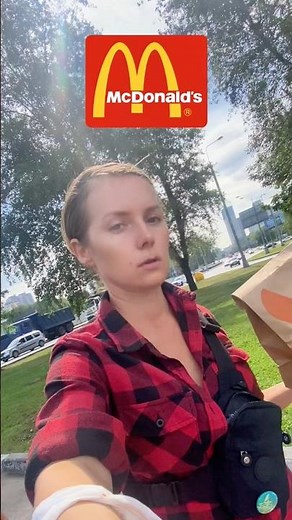 O McDonald’s deixou a Rússia em 2022. Os antigos restaurantes passaram a se chamar VKUSNO e TOCHKA