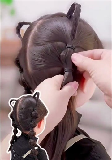 Create a Stylish Cat-Ear Bubble Braid with Just a Few Black Rubber Bands