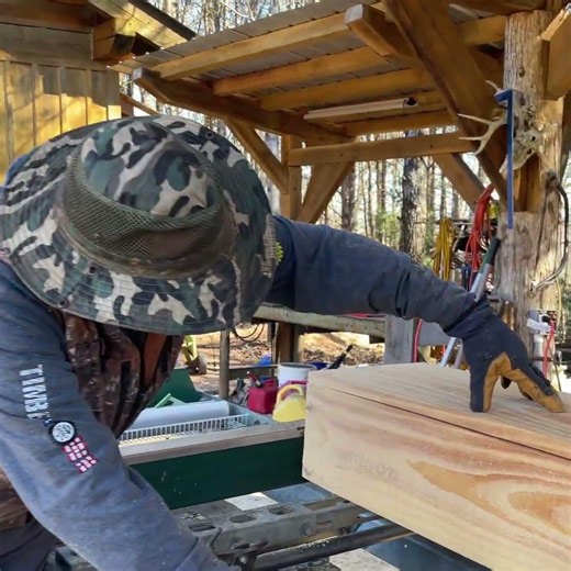 Showing Tension in a Saw Log