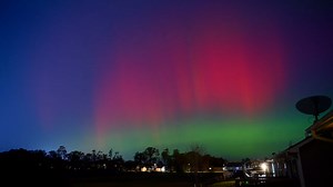 19K views · 268 reactions | Stunning auroras lit up the night sky across much of the U.S. thanks to a powerful geomagnetic storm sent from the sun. | USA TODAY | Facebook