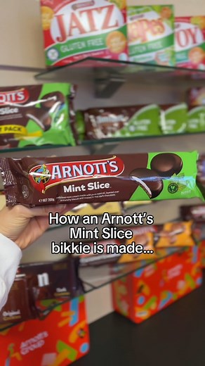 Never-before-seen footage.. how a Mint Slice bikkie is made! Tag a Mint Slice fan 🤤 #mintslice #arnottsmintslice | Arnott's Biscuits