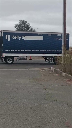 Kellyspicers Freightliner cascadia daycab