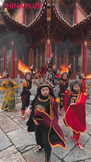 Don't blink an eye! A group of Sichuan Opera inheritors put on a stunning face-changing performance for the camera, demonstrating the charm of this intangible cultural heritage from southwest China. #Heritage #Talent #ChildrensDay #Foryou #FunChina | China Plus Culture