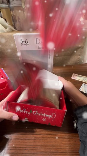 This money explosion box is the ultimate Christimate Christmas surprise. Load it with cash or photos and watch it blast open. Reusable, hilarious, and guaranteed reactions. #moneygift #christmasgift #viralproducts #giftideas #tiktokshop