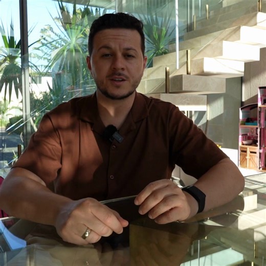 Tu sais pourquoi tu n'arrives pas à lancer ton business e-commerce ? Ce n'est PAS parce que tu manques de compétences. Ce n'est PAS parce que c'est trop tard. C'est parce que tu fais TOUT, TOUT SEUL. Ce dimanche à 19h, je révèle EN DIRECT le système exact qui a permis à : Hugo (alternant) → 2M de CA en 12 mois Sandra (institutrice) → Remplace son salaire et s'expatrie Ernest (56 ans, Airbus) → 210e de bénéf net dès la 1ère semaine PROGRAMME DE CET ATELIER EXCLUSIF (90 min) : - La méthode DROPS :