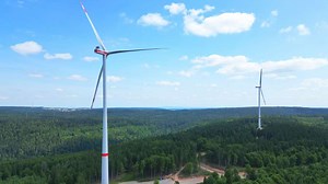 Panne im neuen Windpark: Massiver Defekt  –  Windrad  in Bad Wildbad steht seit Monaten still