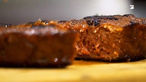 Ohne Fleisch zum absoluten Fleischgeschmack. Wie Fleisch soll es schmecken, riechen und sogar aussehen - das erste vegane Steak, heute 19:05 | Galileo