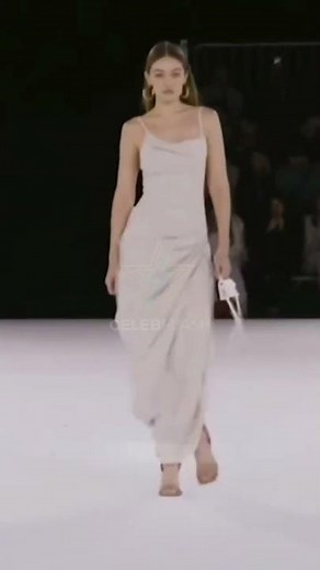 Gigi Hadid’s Powerful Runway Walk 😍