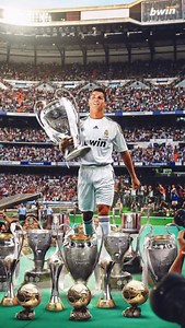 Why doesn’t Cristiano Ronaldo grow a beard? 🤔🐐 👉 Beard or clean-shaven — what suits CR7 more? | Vosslon