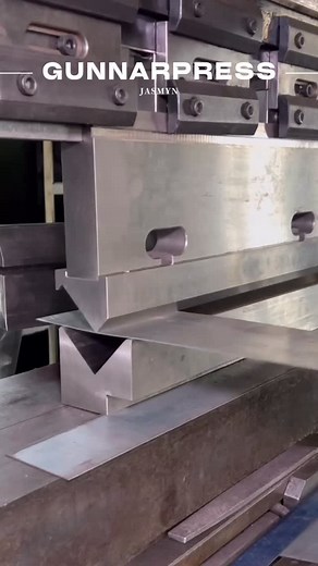 Press Brake Tool Jasmyn | Z-Bending Tool – Key Advantages 1. One-step forming, high efficiency • Achieves Z-shaped bends in a single operation, saving time and... | Instagram