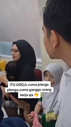 Bikin Bingung Sama Si Samsul Kemana Mana Hanya Bisa Cilukba Plonga Plongo 🫣 Bikin Malu 🥴 | Jessica Lin