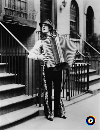 In The Middle Of A Kiss by Arthur Tracy