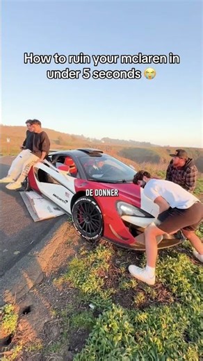 😳 He's jammed his McLaren…