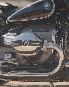 53K views · 801 reactions | If you haven‘t done it yet, take a moment to discover all the available options and create your #BMWR18Classic on our online configurator: https://www.bmw-motorrad.com/en/shorturls/r18-classic.html?tl=soc-face-r18c-pro-miy-.-.-.-.-. #MakeLifeARide #SoulFuel | BMW Motorrad | Facebook