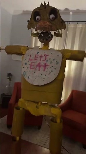 Withered Chica from Five Nights at Freddy’s. #fnaf #animatronics #fivenightsatfreddys