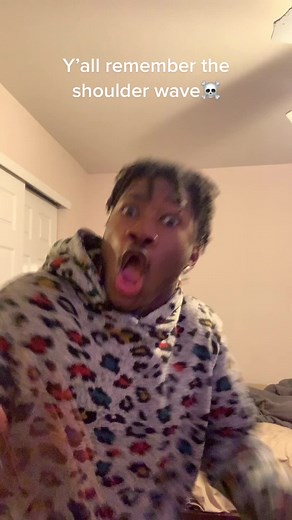 DAWG😂😂 bringing the shoulder wave back