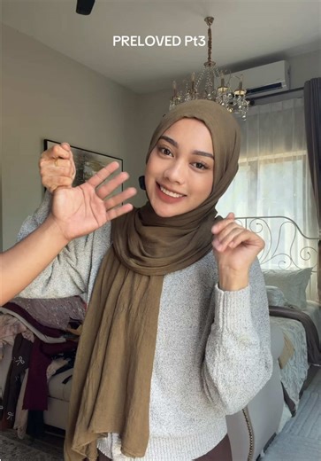 Preview Baju Preloved: LIVE Unboxing dan Makeup Set