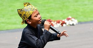 Lirik Lagu Ojo Dibandingke – Denny Caknan ft. Abah Lala (Cover Farel Prayoga)