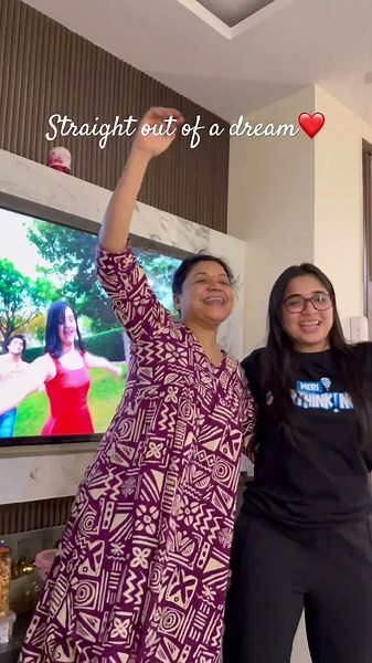 Family’s first reaction to his song video CHAL KAHIN✨😍❤️