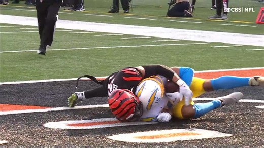 Can't-Miss Play: Justin Herbert's arm strength is unreal on 44-yard TD strike to Jalen Guyton