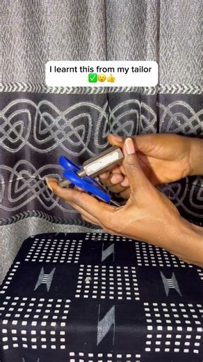 How to perfectly lock your scissors ✅👍. #hacks #reallifehacks #secrethacks